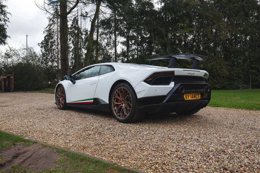 2018 Lamborghini Huracan LP640-4 Performante - Image 7 of 31