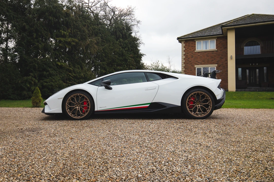 2018 Lamborghini Huracan LP640-4 Performante - Image 8 of 31