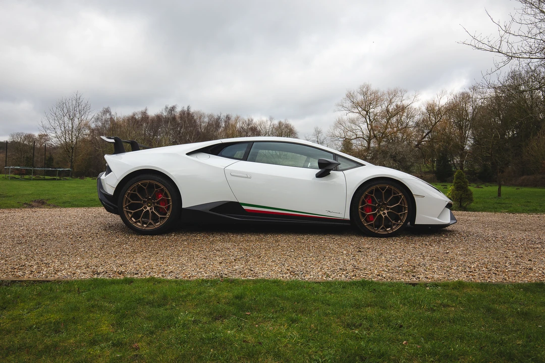 2018 Lamborghini Huracan LP640-4 Performante - Image 5 of 31