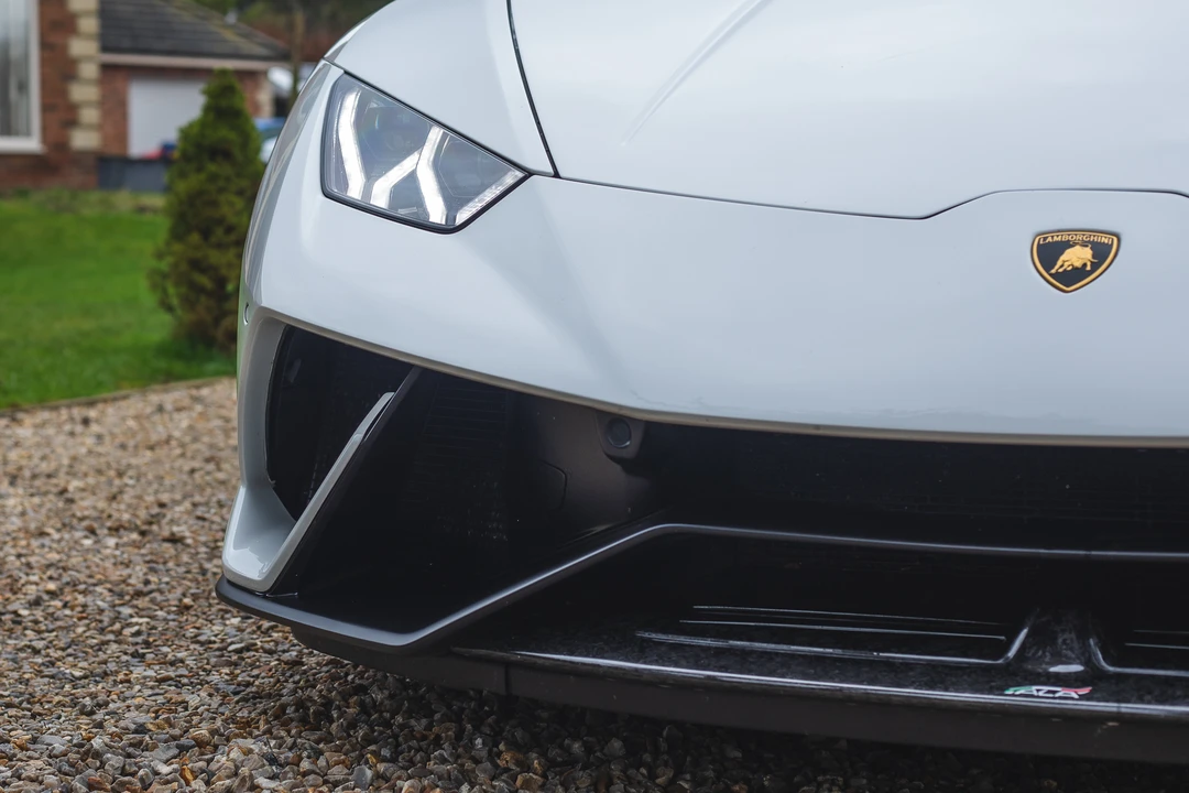 2018 Lamborghini Huracan LP640-4 Performante - Image 12 of 31