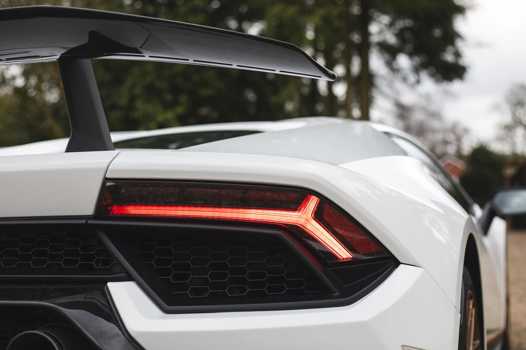 2018 Lamborghini Huracan LP640-4 Performante - Image 22 of 31