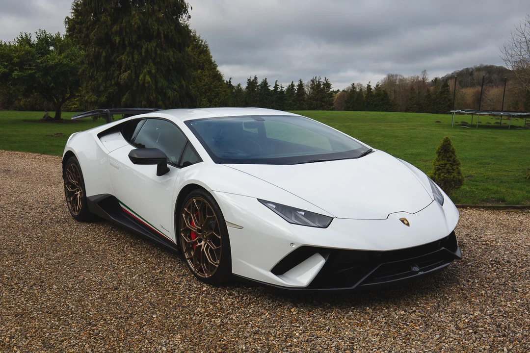 2018 Lamborghini Huracan LP640-4 Performante - Image 2 of 31