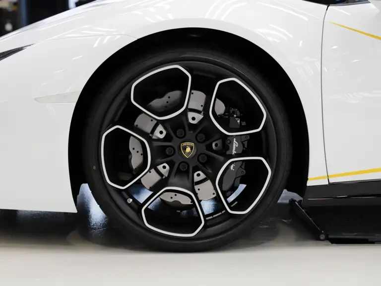 2018 Lamborghini Huracan LP580-2 - Image 17 of 21