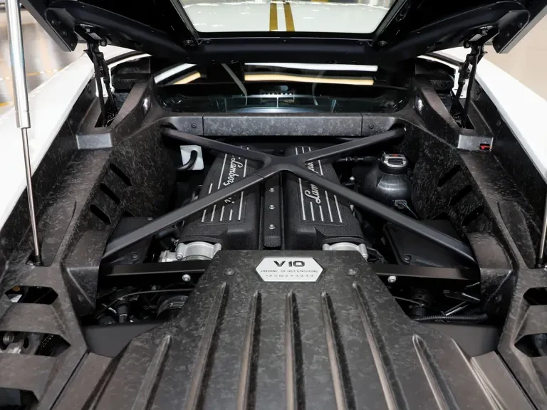 2018 Lamborghini Huracan LP580-2 - Image 7 of 21