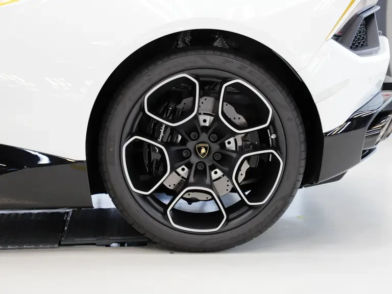 2018 Lamborghini Huracan LP580-2 - Image 12 of 21