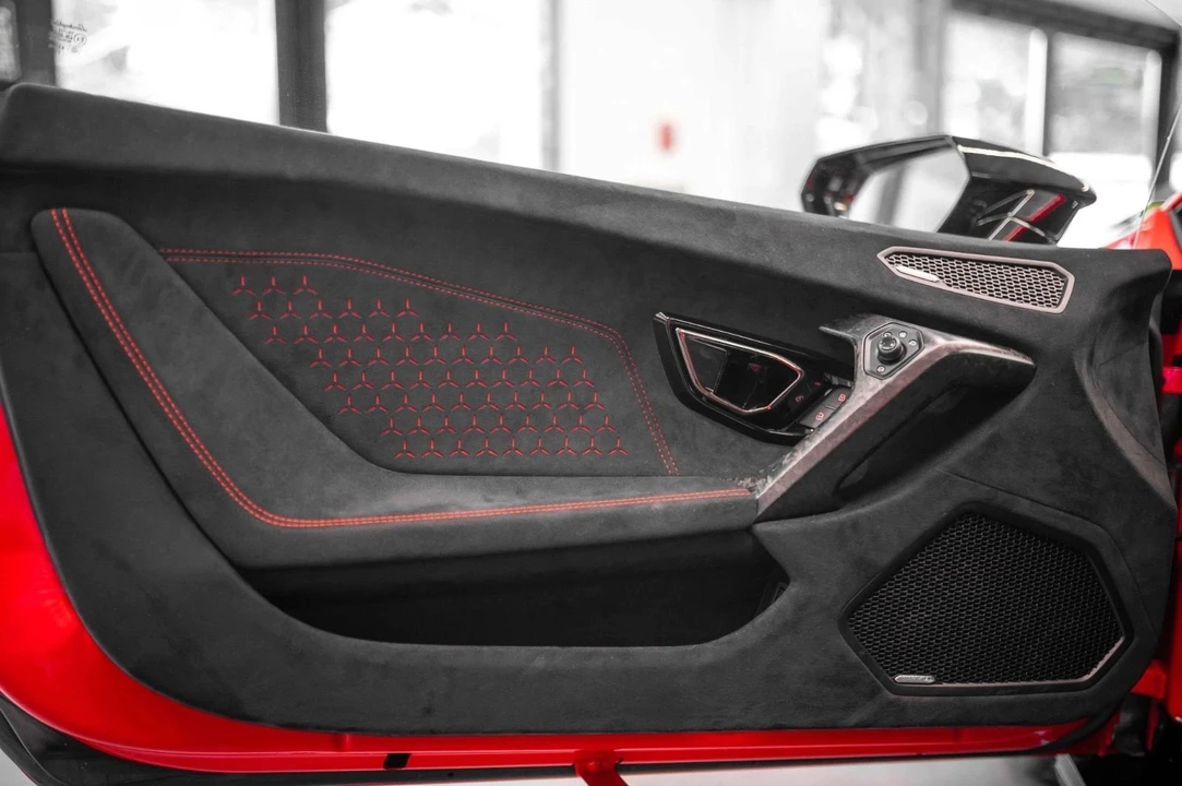 2018 Lamborghini Huracan LP640-4 Performante - Image 14 of 17