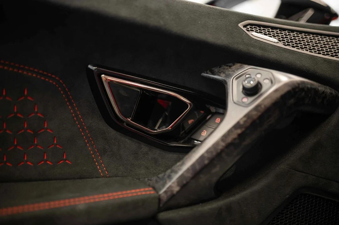 2018 Lamborghini Huracan LP640-4 Performante - Image 15 of 17