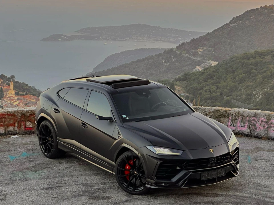 2018 Lamborghini Urus - Image 8 of 31