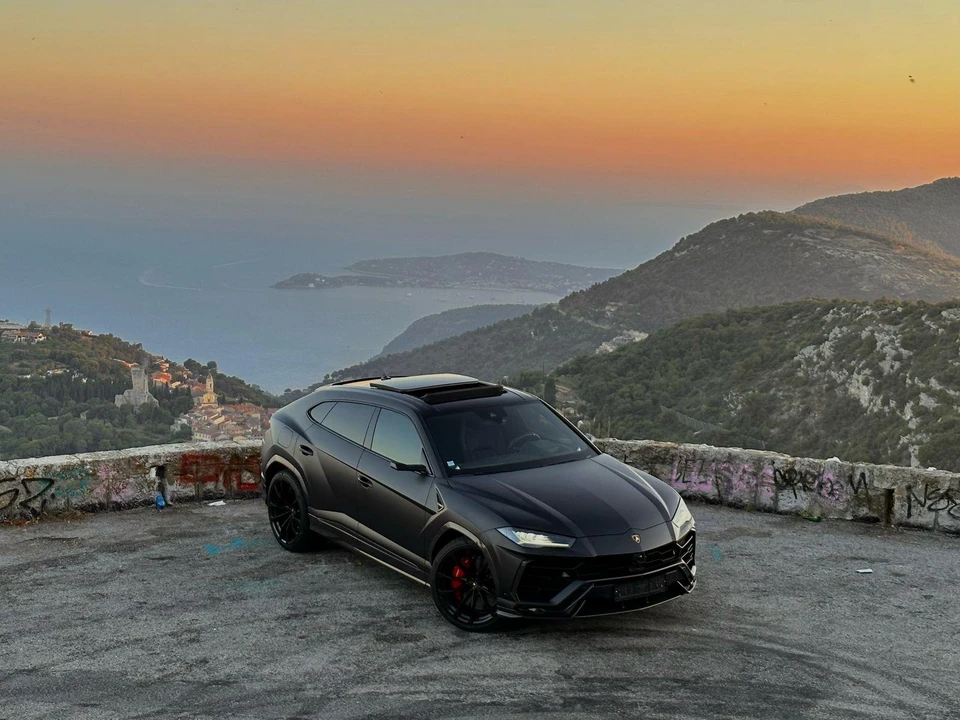 2018 Lamborghini Urus - Image 3 of 31