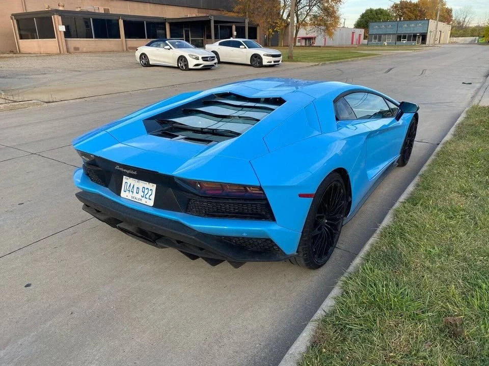 2018 Lamborghini Aventador - Image 8 of 10