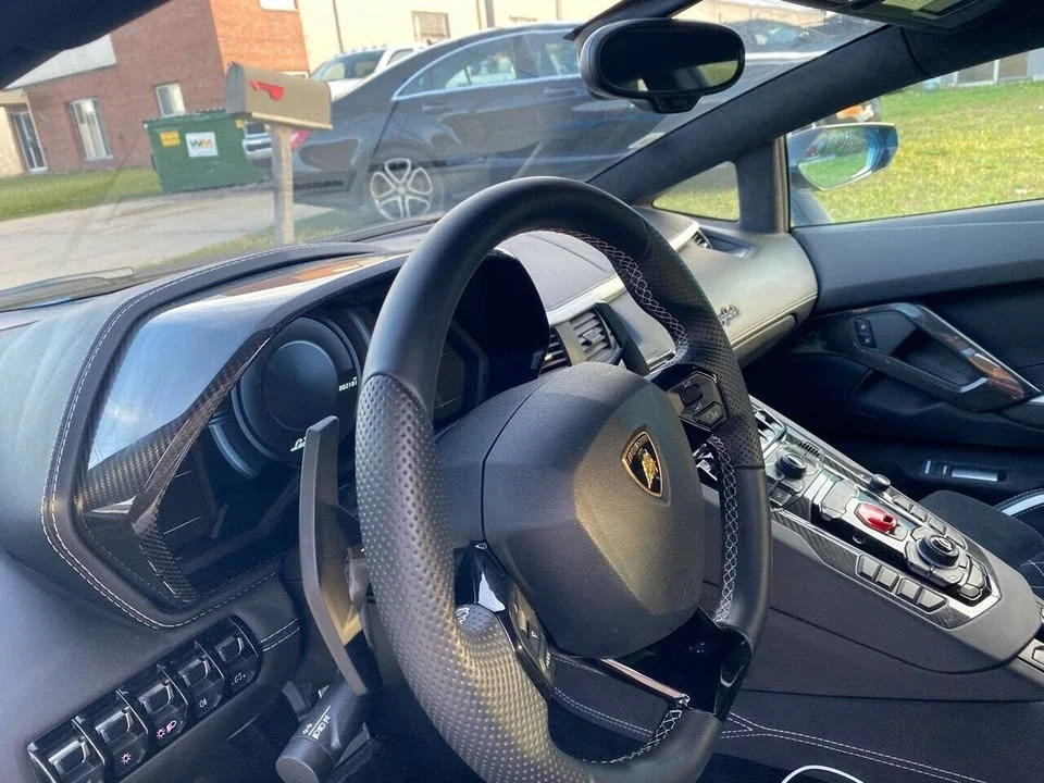 2018 Lamborghini Aventador - Image 10 of 10