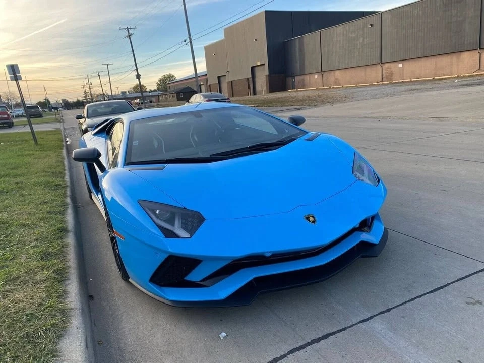2018 Lamborghini Aventador - Image 2 of 10