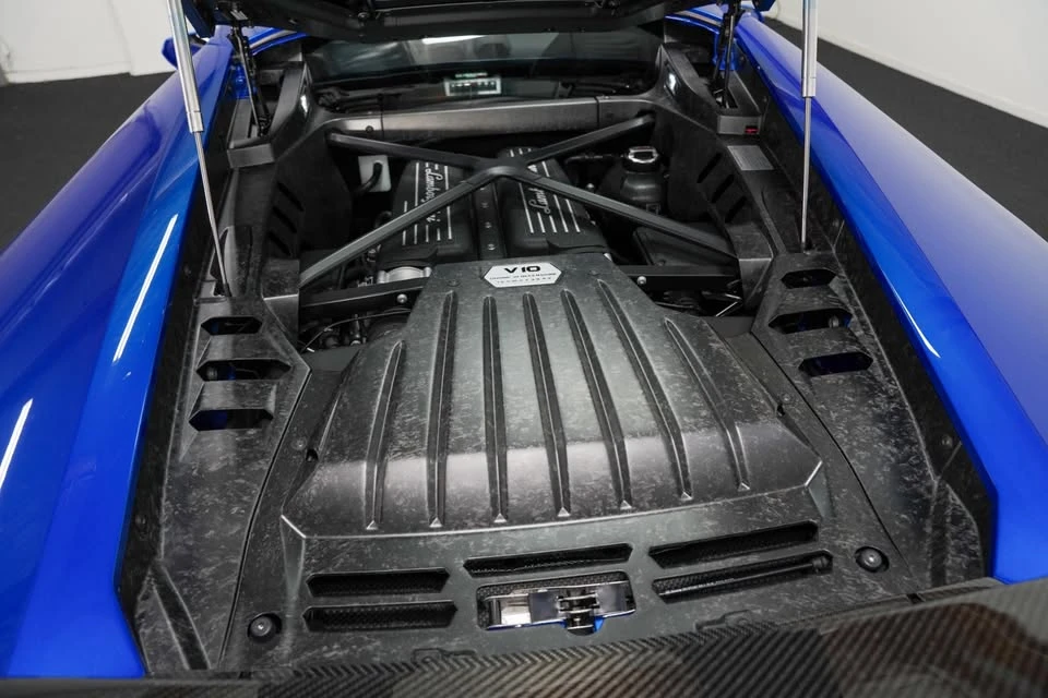 2018 Lamborghini Huracan LP580-2 - Image 2 of 14