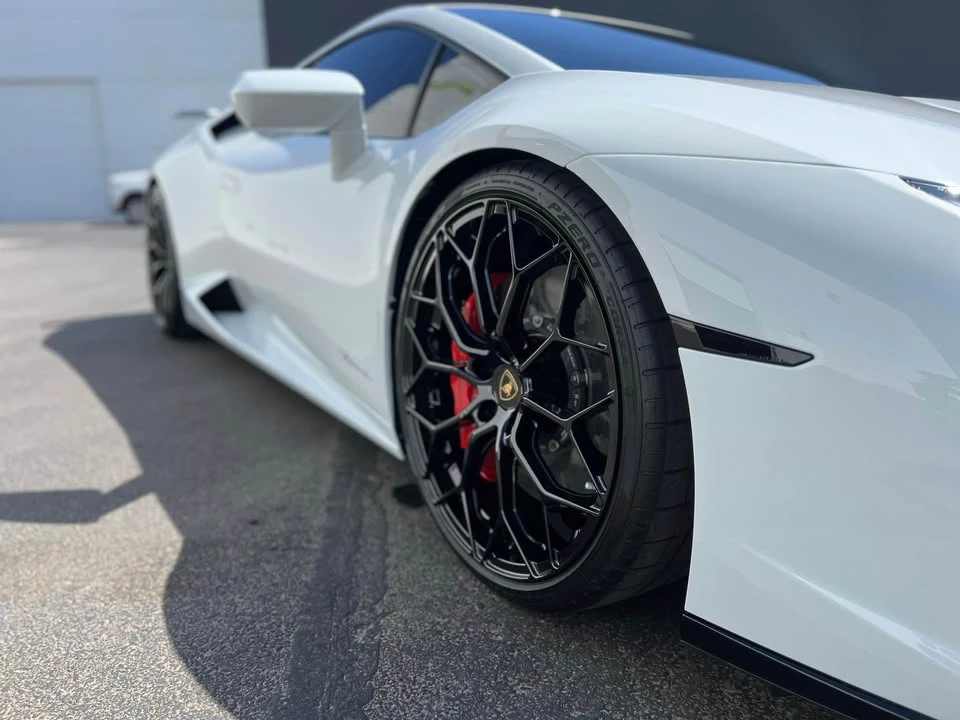 2018 Lamborghini Huracan - Image 10 of 12