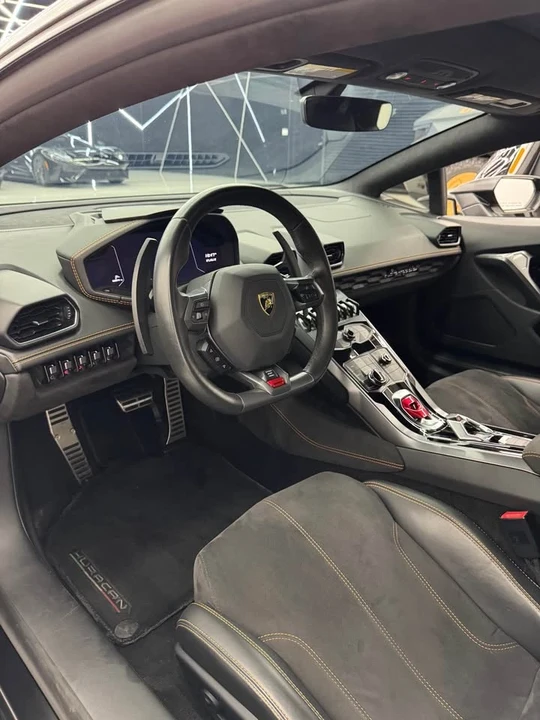 2018 Lamborghini Huracan LP580-2 - Image 7 of 9