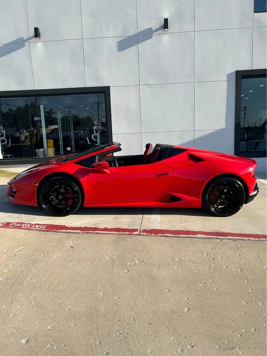 2018 Lamborghini Huracan LP580-2 - Image 2 of 15