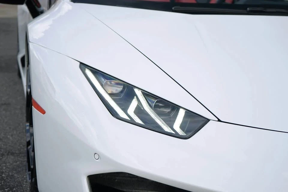 2018 Lamborghini Huracan LP580-2 - Image 2 of 19