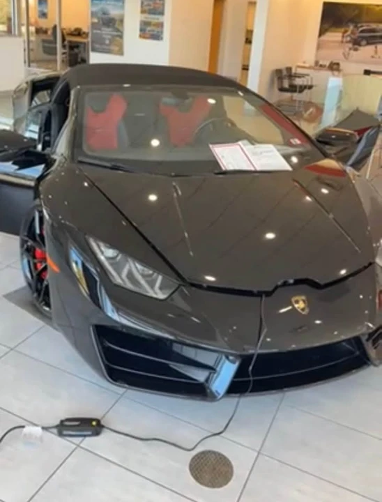2018 Lamborghini Huracan LP580-2 - Image 4 of 4