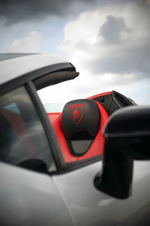 2018 Lamborghini Huracan LP580-2 - Image 2 of 18