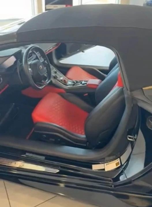 2018 Lamborghini Huracan LP580-2 - Image 2 of 4