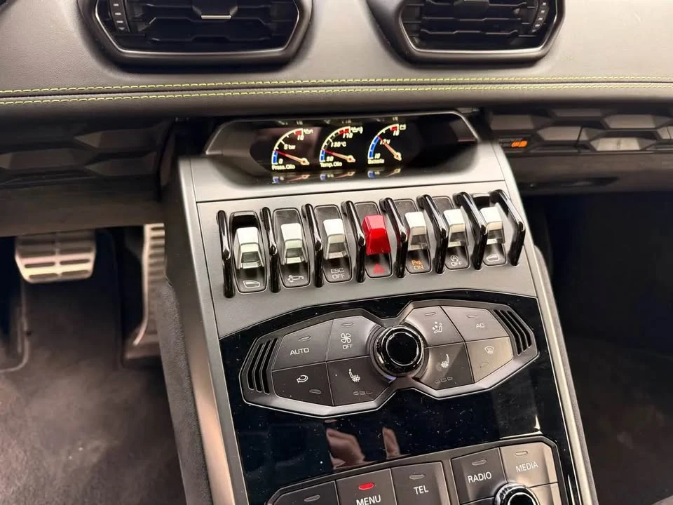 2018 Lamborghini Huracan LP580-2 - Image 11 of 20