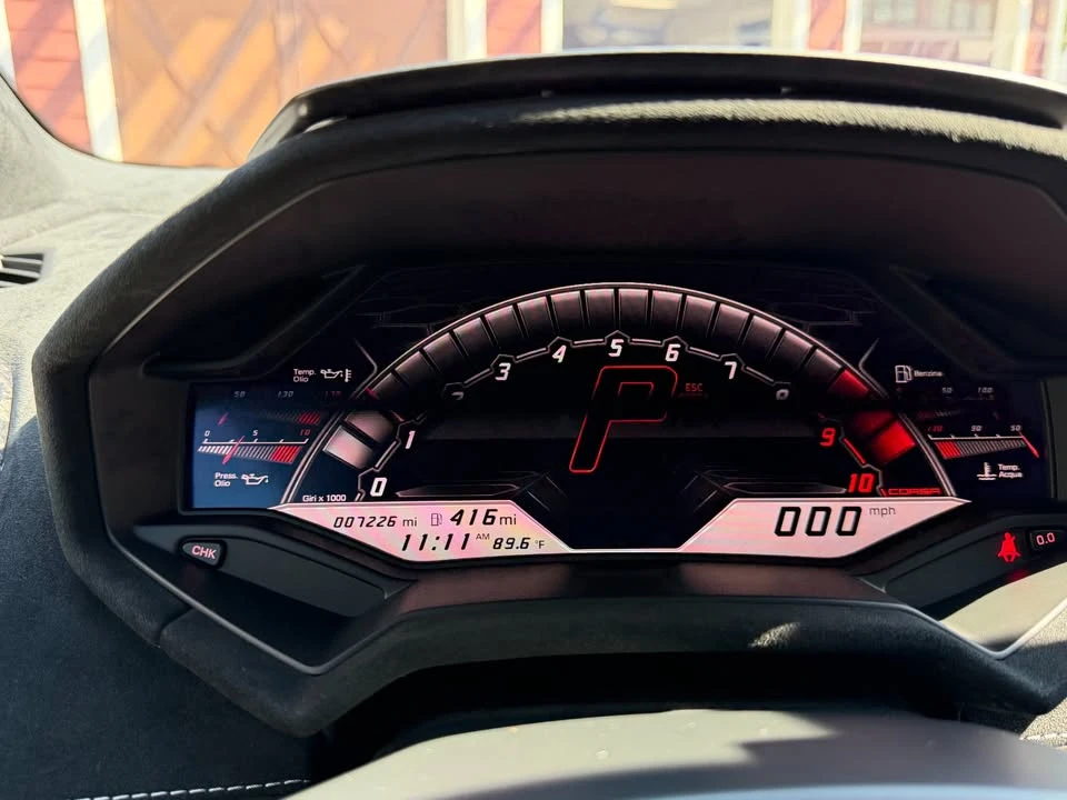 2018 Lamborghini - Image 10 of 14