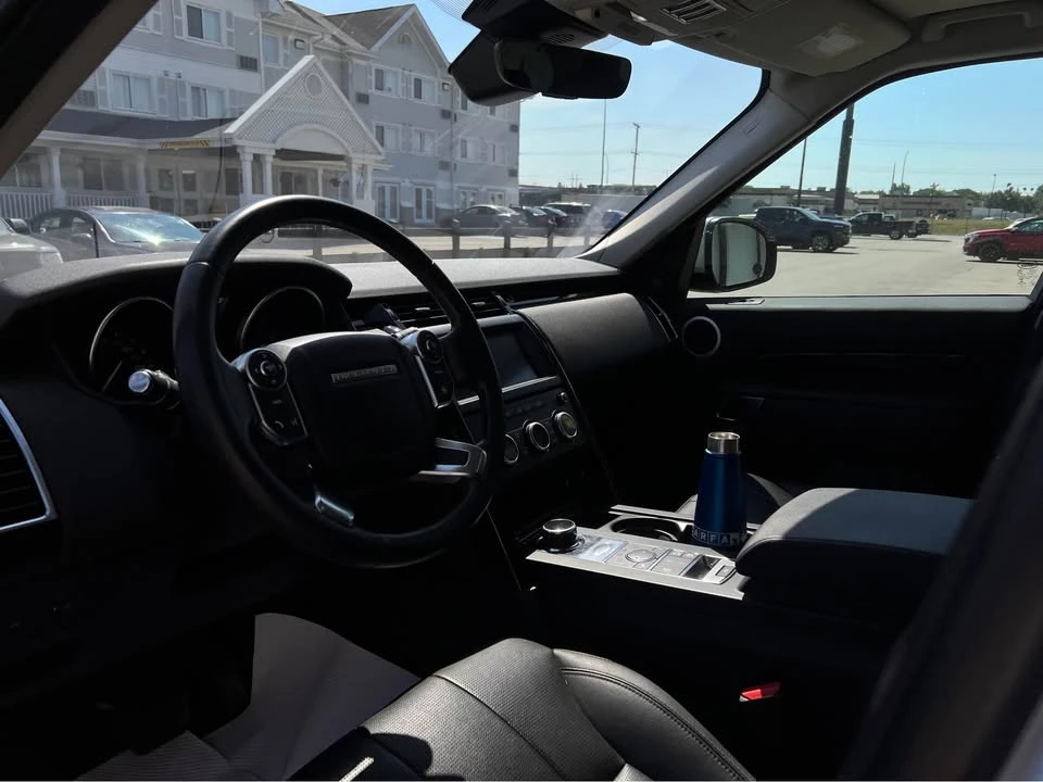 2018 Land Rover Discovery 5th Gen - Image 11 of 13