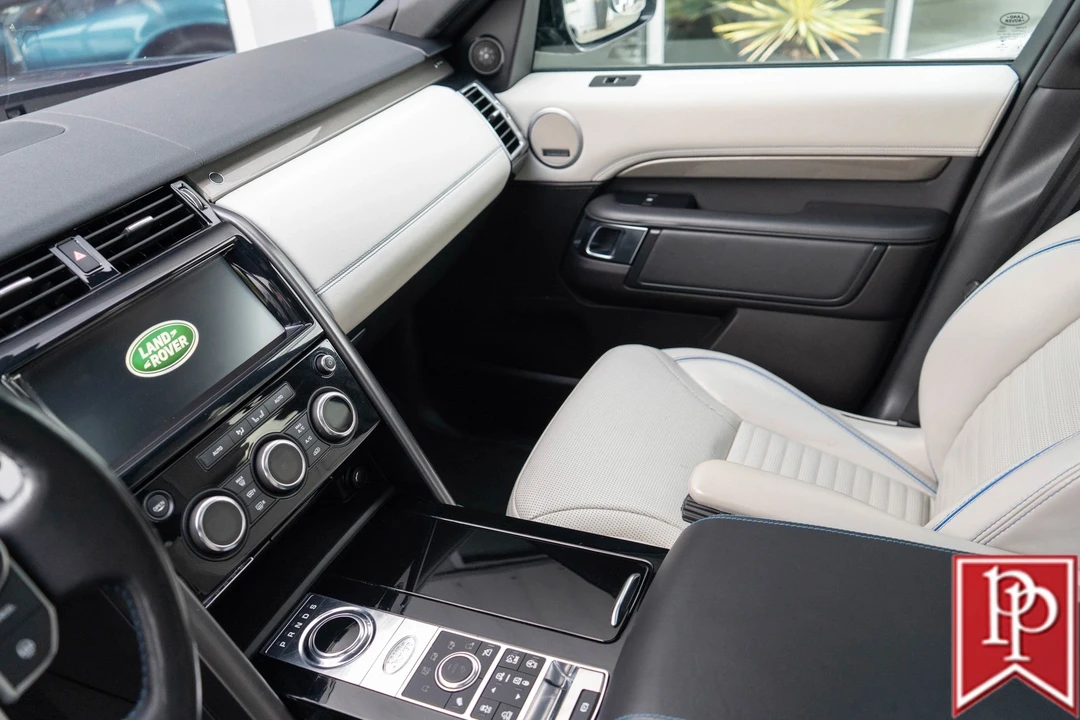 2018 Land Rover Discovery 5th Gen - Image 14 of 21