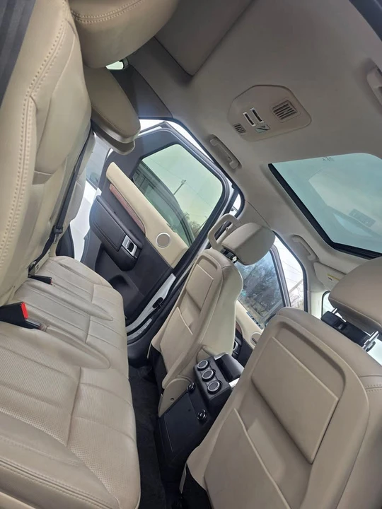 2018 Land Rover Discovery 5th Gen - Image 7 of 10