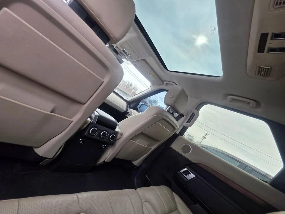 2018 Land Rover Discovery 5th Gen - Image 3 of 10