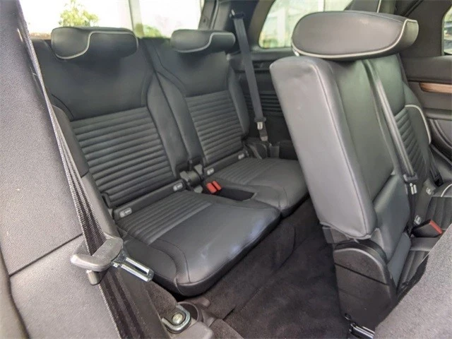 2018 Land Rover Discovery 5th Gen - Image 12 of 21