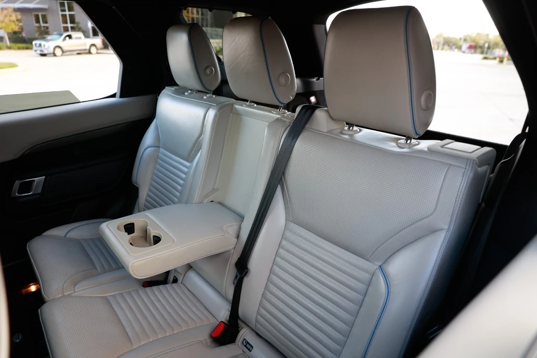 2018 Land Rover Discovery 5th Gen - Image 8 of 12