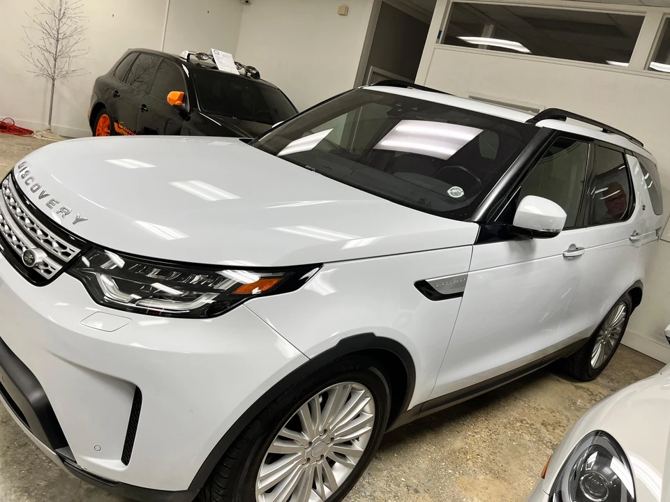 2018 Land Rover Discovery 5th Gen - Image 30 of 31