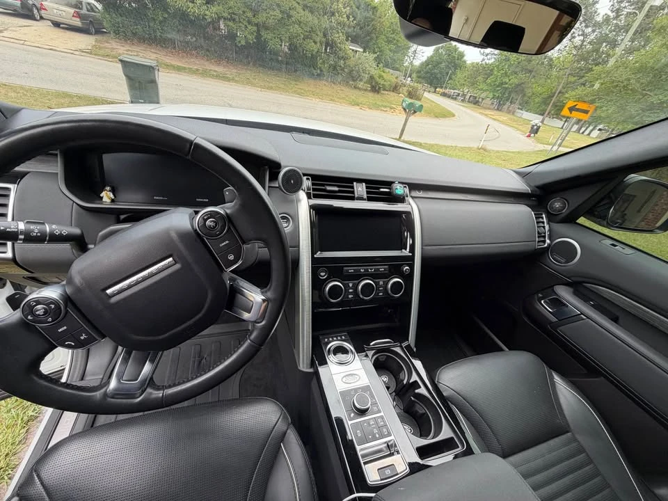 2018 Land Rover Discovery 5th Gen - Image 9 of 17