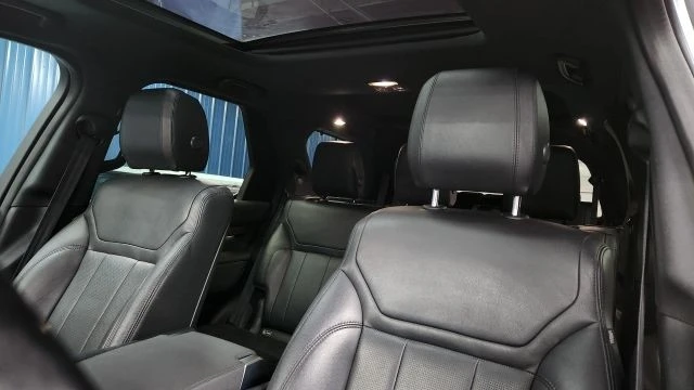 2018 Land Rover Discovery 5th Gen - Image 9 of 12