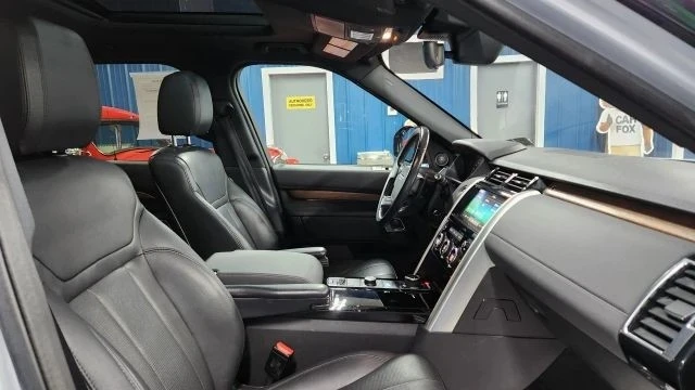 2018 Land Rover Discovery 5th Gen - Image 12 of 21
