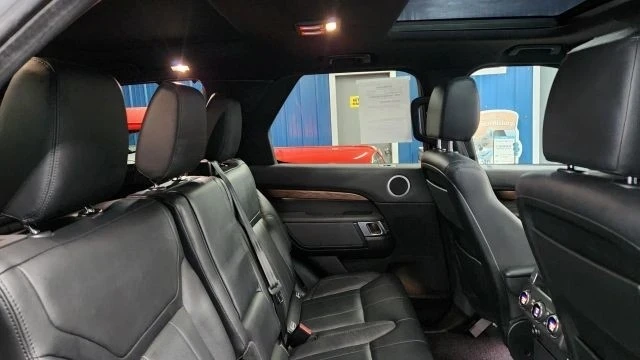 2018 Land Rover Discovery 5th Gen - Image 17 of 21