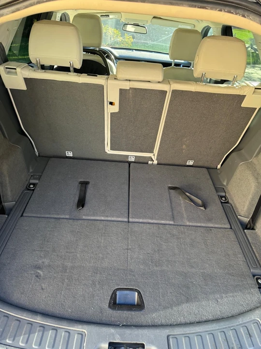 2018 Land Rover Discovery 5th Gen - Image 12 of 13