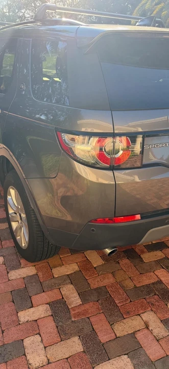 2018 Land Rover Discovery 5th Gen - Image 2 of 13