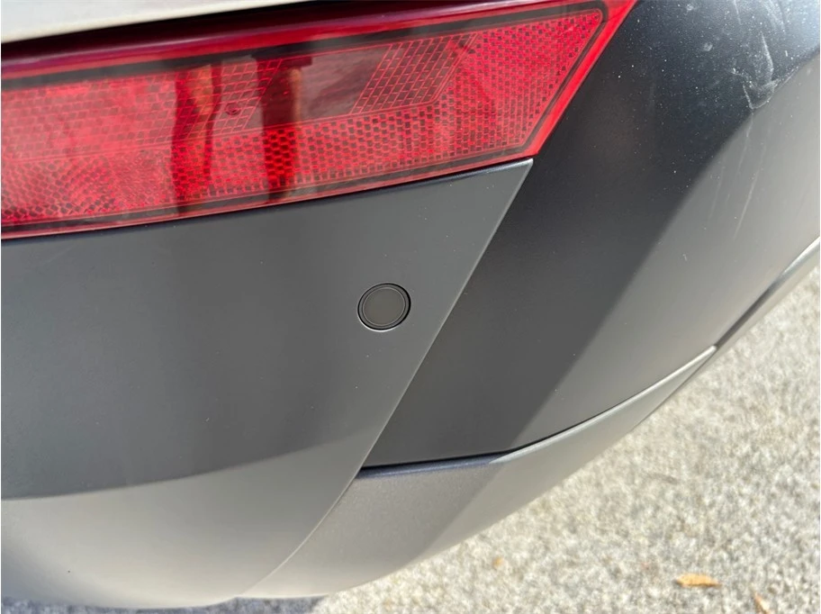 2018 Land Rover Discovery 5th Gen - Image 15 of 21