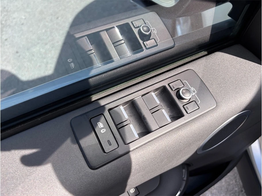 2018 Land Rover Discovery 5th Gen - Image 21 of 21