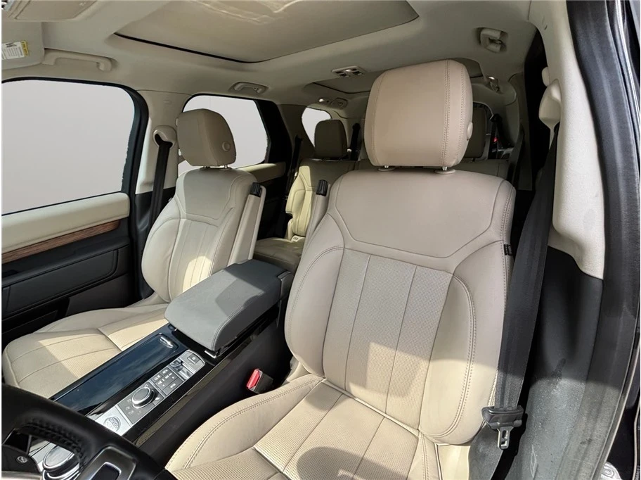 2018 Land Rover Discovery 5th Gen - Image 19 of 21