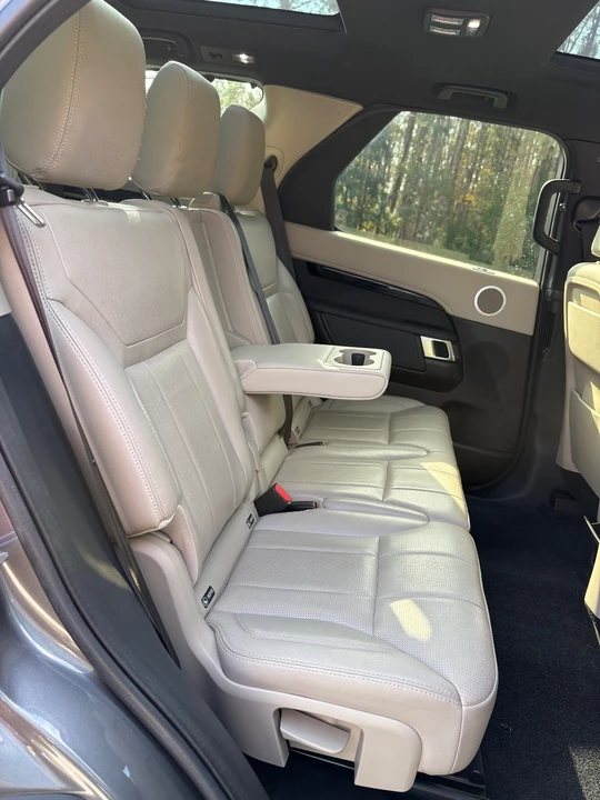 2018 Land Rover Discovery 5th Gen - Image 14 of 20