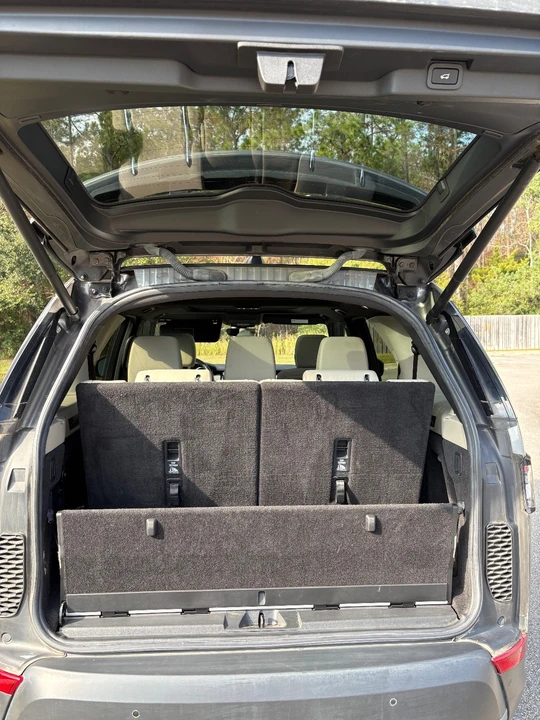 2018 Land Rover Discovery 5th Gen - Image 18 of 20