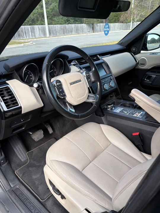 2018 Land Rover Discovery 5th Gen - Image 11 of 20