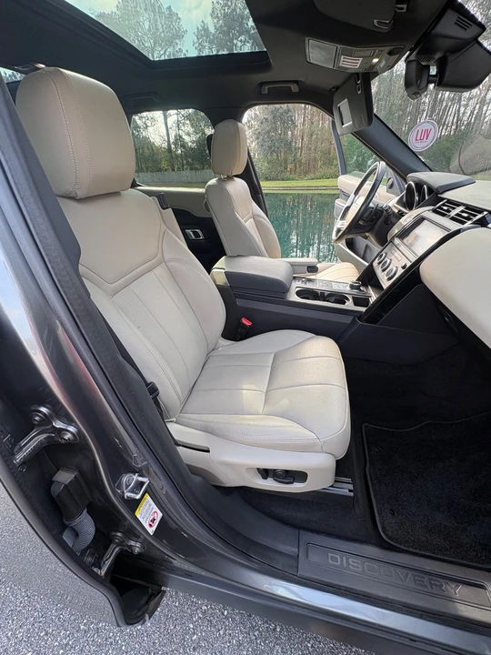 2018 Land Rover Discovery 5th Gen - Image 12 of 20