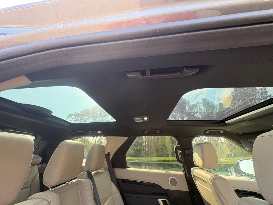2018 Land Rover Discovery 5th Gen - Image 17 of 20
