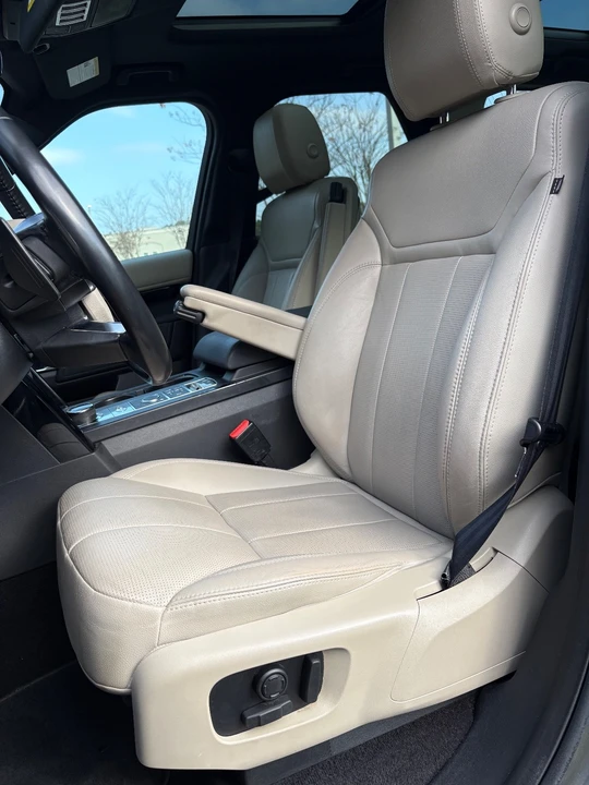 2018 Land Rover Discovery 5th Gen - Image 10 of 20