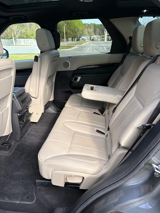 2018 Land Rover Discovery 5th Gen - Image 15 of 20