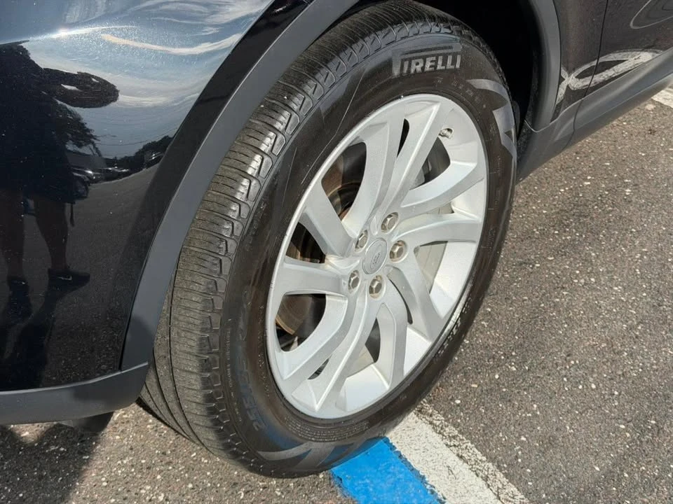 2018 Land Rover Discovery 5th Gen - Image 7 of 20